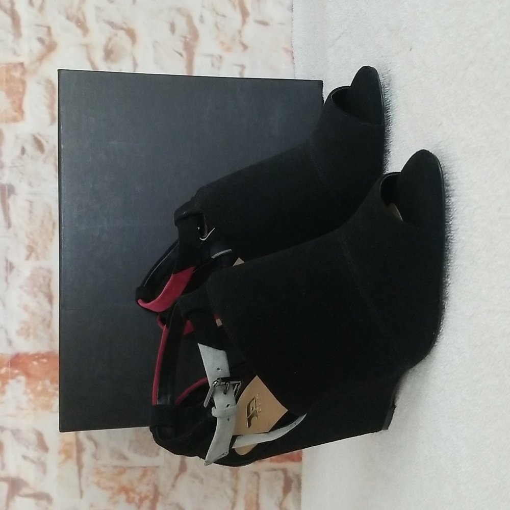New Joe's Jeans Callahan Wedge Sandals